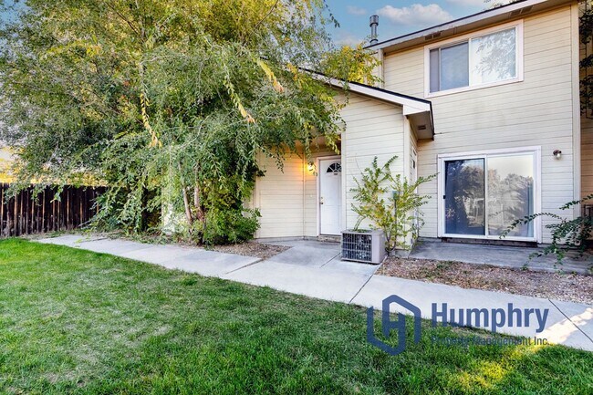 Foto del edificio - Nampa Fourplex, 2Bd/2Bth/CP, 930Sqft, near Karcher mall off Caldwell Blvd in Nampa