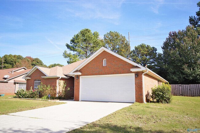 Building Photo - 110 N Rock Hampton Dr