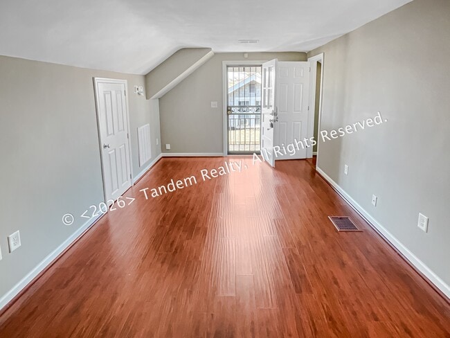 Foto del edificio - 2228 Ashwood Ave