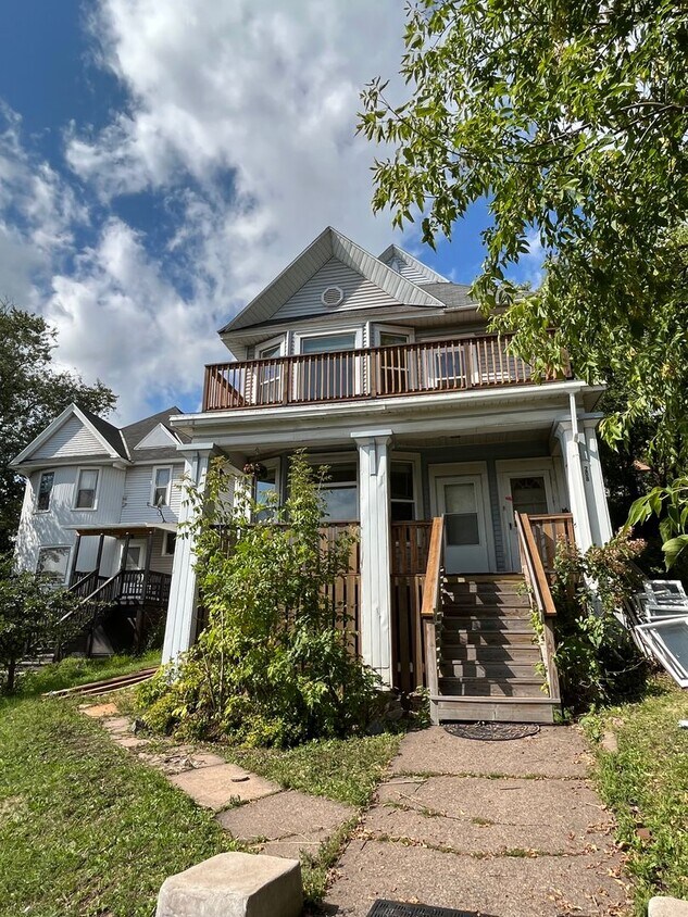 208 Piedmont Ave Unit 2, Duluth, MN 55806 Room for Rent in Duluth