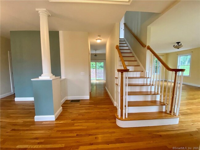 Building Photo - 5 Lillinonah Dr