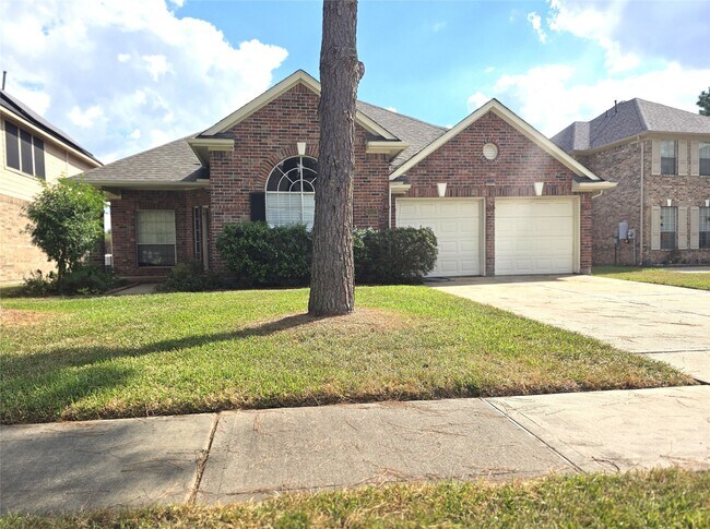 Foto del edificio - 15523 Clear Valley Dr