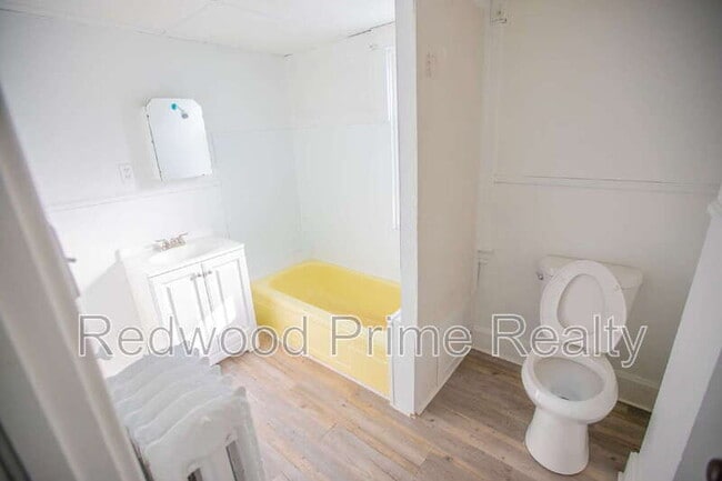 Building Photo - 554 Highland Avenue