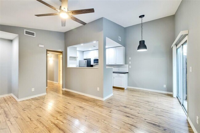 Foto del edificio - 2305 Singletree Ave