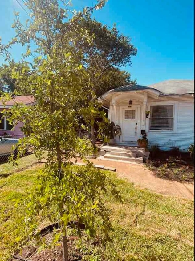 Primary Photo - 325 Hammond Ave
