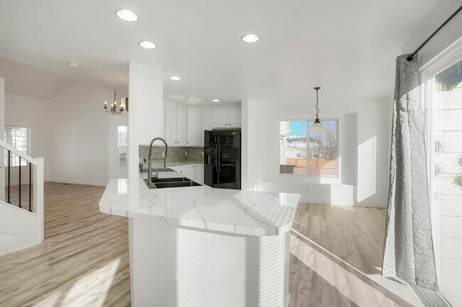 Foto del edificio - Charming 4BR House in Parker – $2,000 off ...