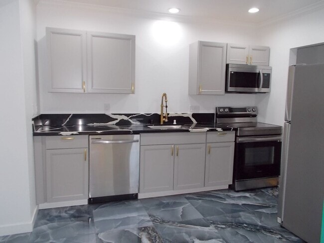 Building Photo - 245 N 23rd St