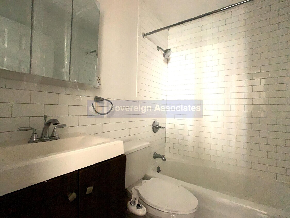 Foto del edificio - 3333 Broadway
