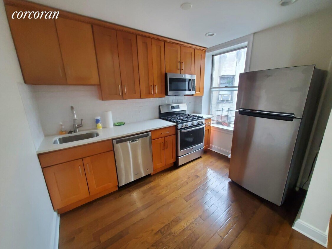 549 McDonald Ave, Brooklyn, NY 11218 Room for Rent in Brooklyn, NY