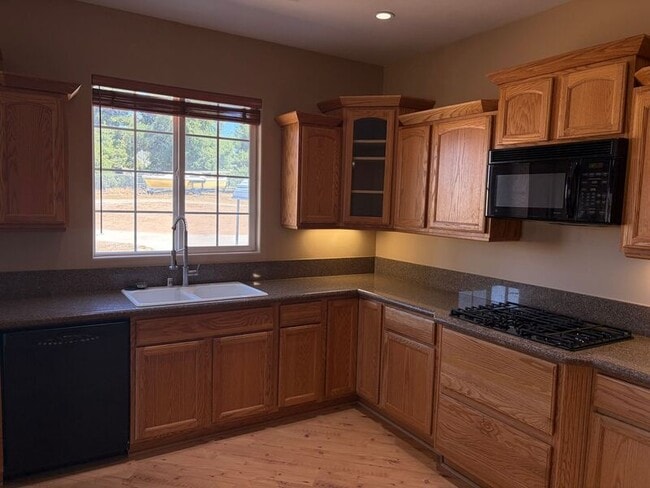 Building Photo - 32596 Galleano Ave