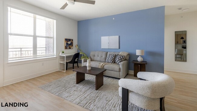 Building Photo - 108 N US Hwy 377