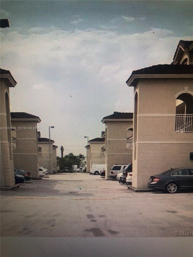 Foto del edificio - 7995 NW 8th St