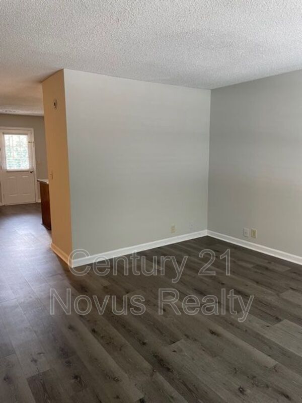 Building Photo - 124 Bowen St