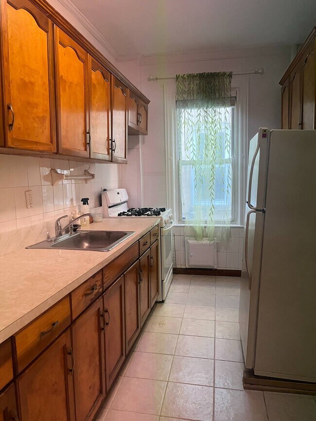 Foto del edificio - 1065 Grant Ave