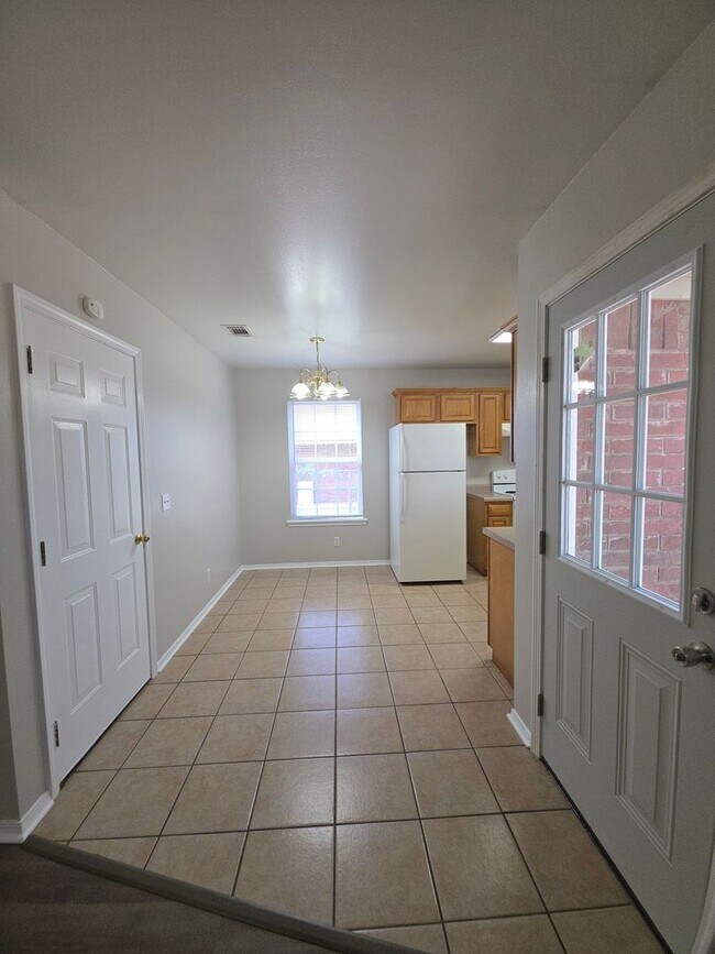Foto del edificio - 102 Willow Creek Dr