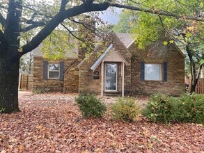 Building Photo - 2204 S Greenwood Ave