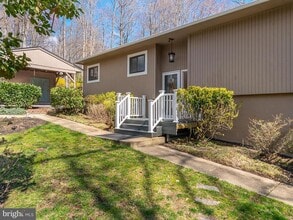 Building Photo - 2891 Spring Lakes Dr