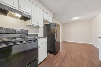 Building Photo - Wilshire Lofts and Townhomes