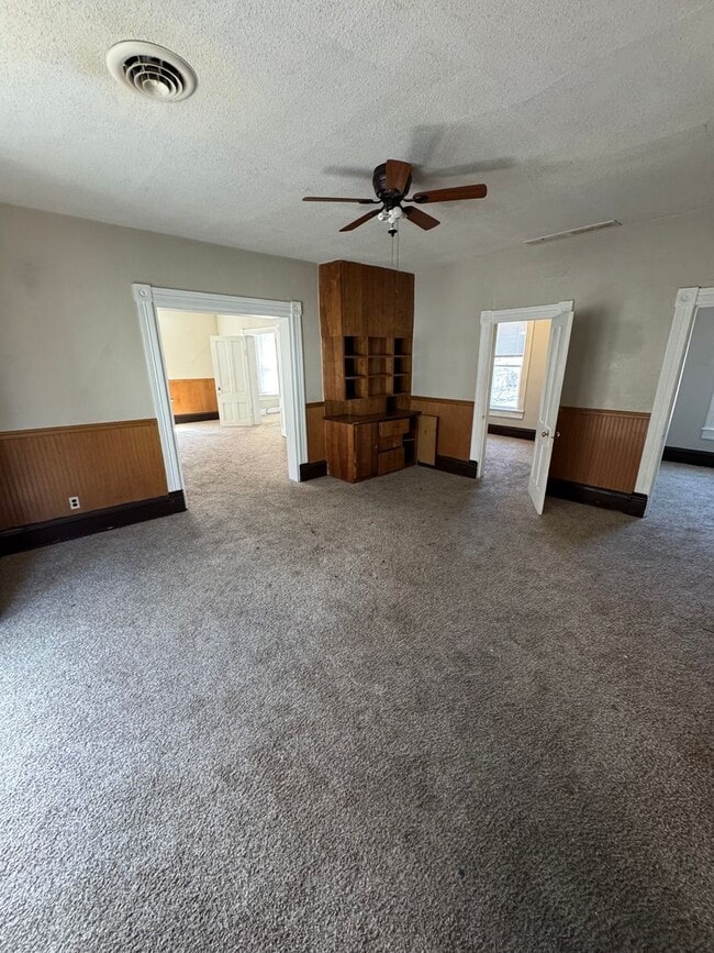 Building Photo - Sunshine