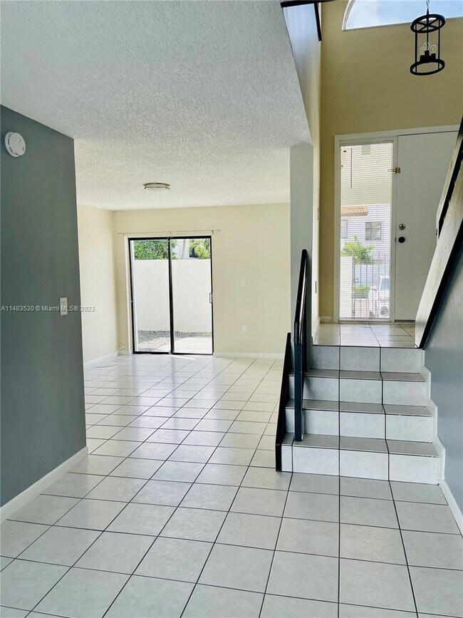 Foto del edificio - 1341 SW 124th Ct