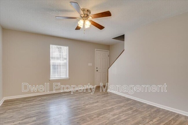 Foto del edificio - 120 Chalet N Blvd