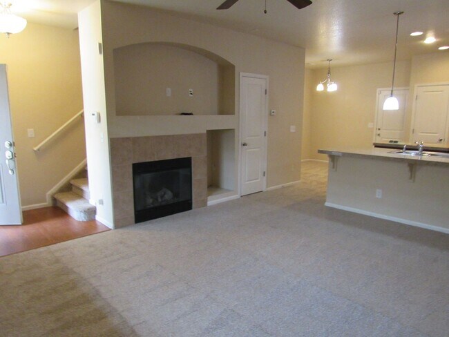 Foto del edificio - Immaculate Upscale Townhome in fantastic location in Arvada