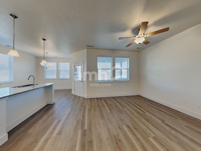 Foto del edificio - 3492 S Bartlett Ave