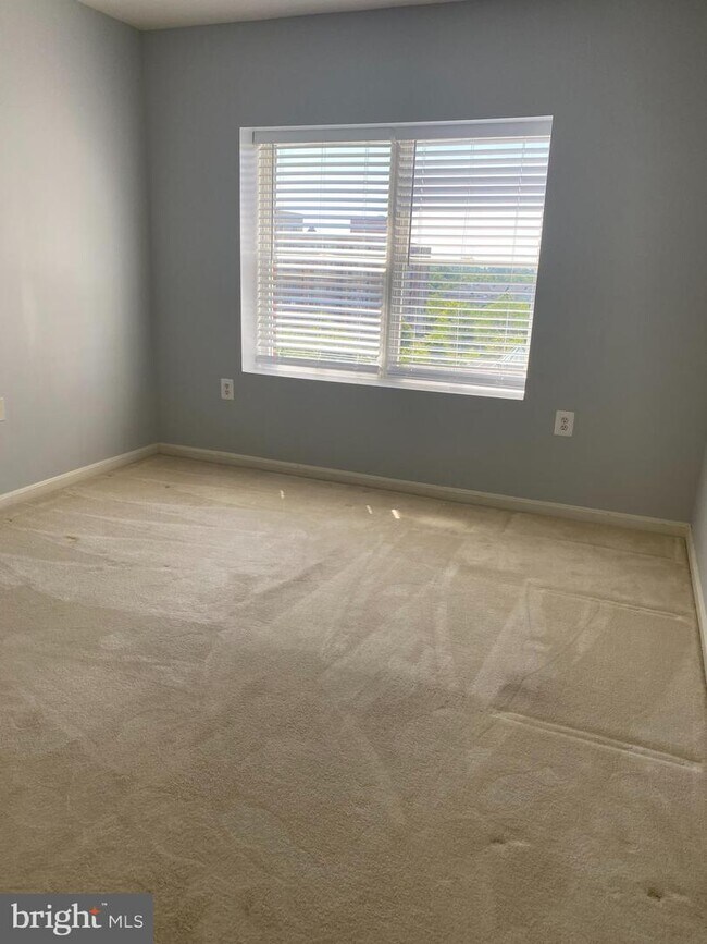 Foto del edificio - 12246 Roundwood Rd