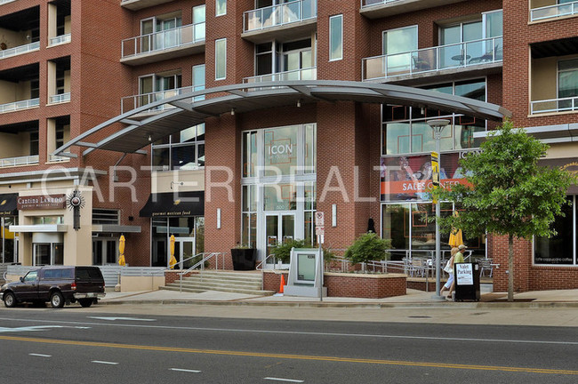 Foto del edificio - 600 12th Ave S