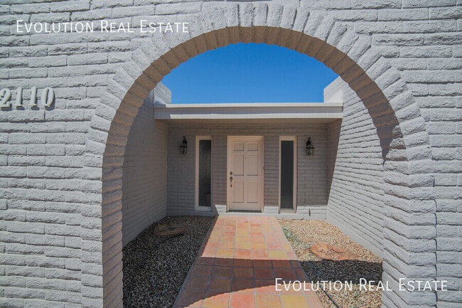 Building Photo - 2110 S Shannon Dr