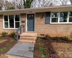 Building Photo - 533 Blendwood Dr