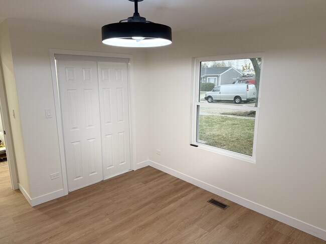 Foto del edificio - 410 Healy Ave