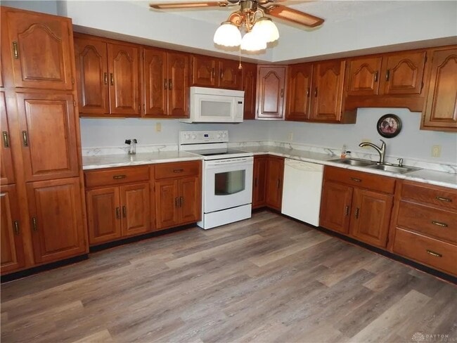 Building Photo - 4702 Alexis Ave
