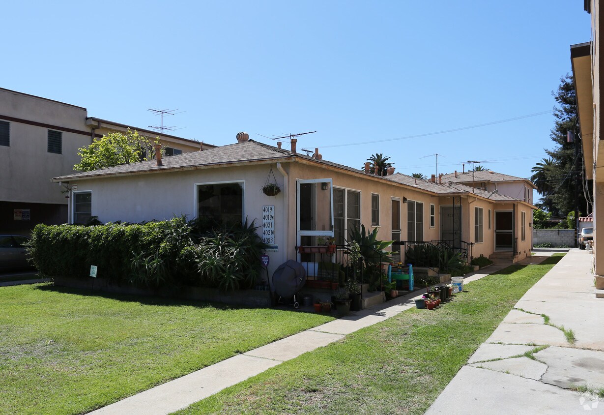 Primary Photo - 4019-4023 Mclaughlin Ave