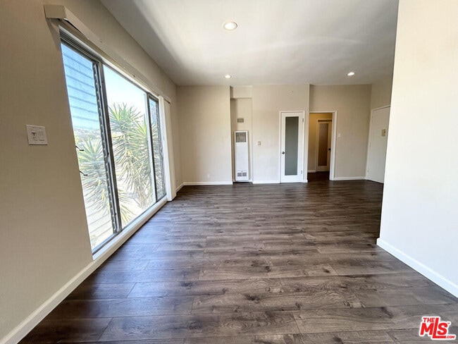 Building Photo - 1148 N Formosa Ave