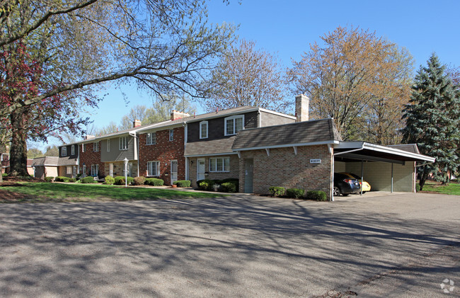 Building Photo - Bob-O-Link Manor