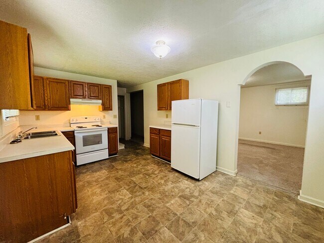 Foto del edificio - 3 Bedroom 1 Bath Duplex