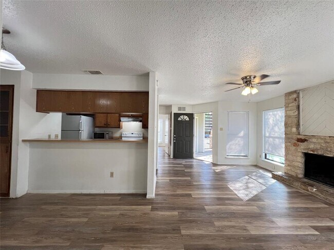 Building Photo - 10616 Mellow Meadow Dr