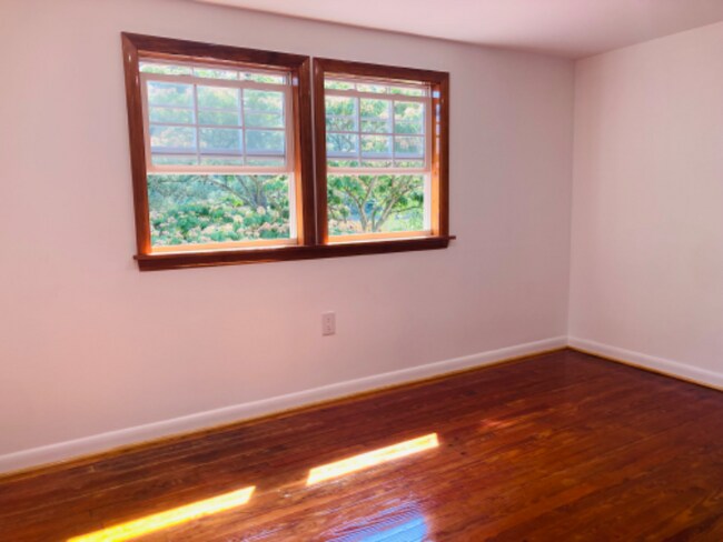 Foto del edificio - 17800 Clarke Rd