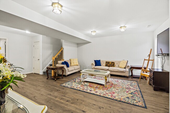 Living room - 9305 Cougar Ct