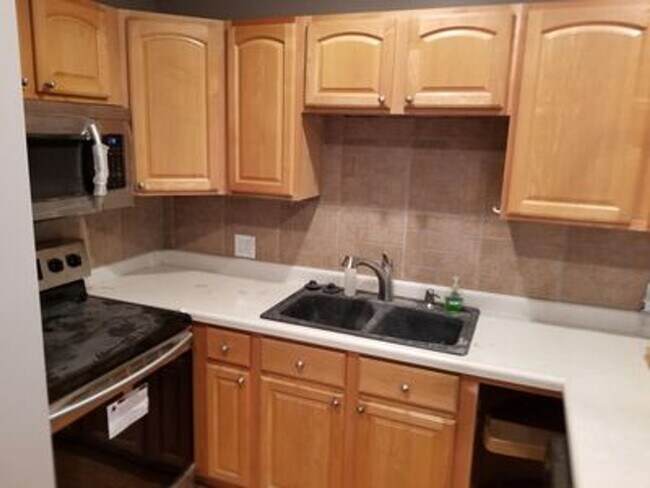 Foto del edificio - 3 Bed 2 Bath Newly Remodeled