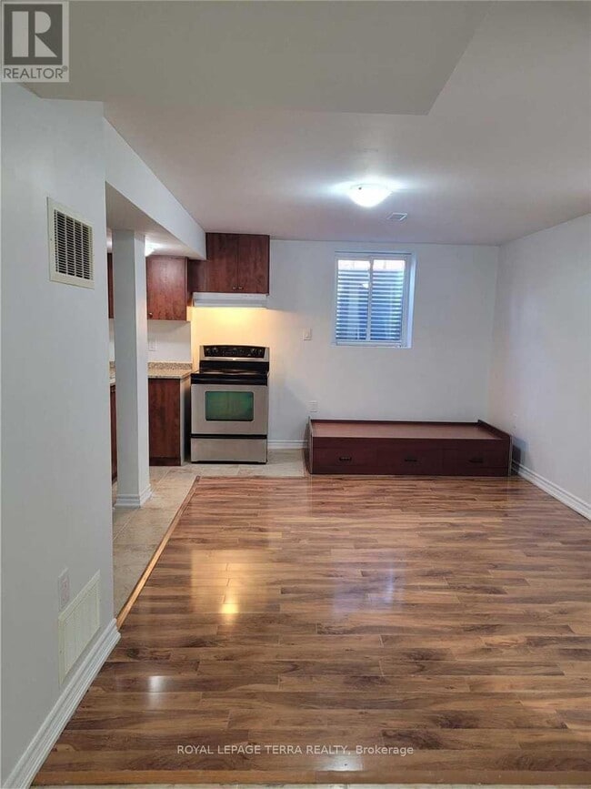 Photo du bâtiment - 37 Southlake Blvd