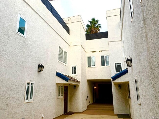 Foto del edificio - 425 S Catalina Ave