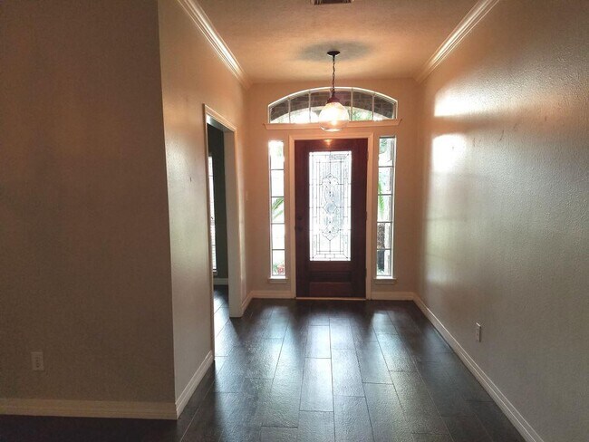 Building Photo - 9111 Sutter Ranch Dr