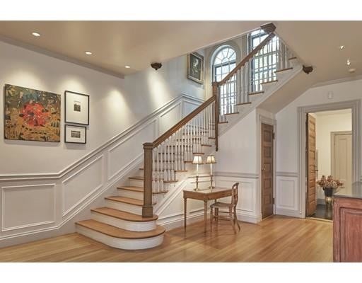 Primary Photo - 8 Traill St