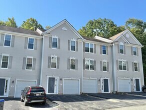 Building Photo - 28 Daffodil Ct
