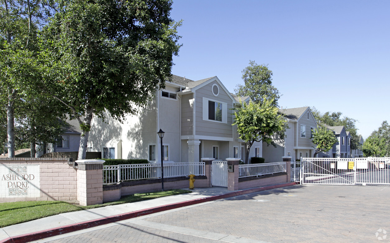 Primary Photo - Ashford Park Condos