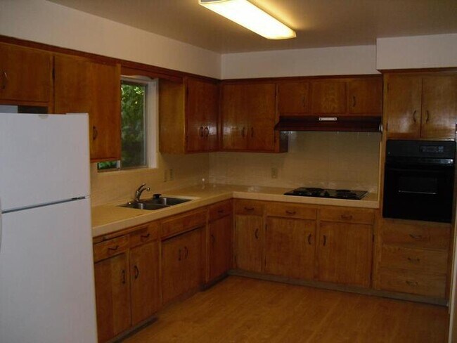 Foto del edificio - Charming 2-Bedroom Duplex for Rent in Citr...