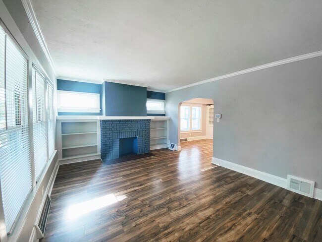 Foto del edificio - 3586 - 3588 Chelton Rd