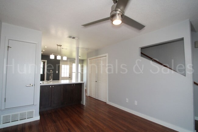 Foto del edificio - Beautiful 2 Bedroom, 1.5 Bath Townhouse
